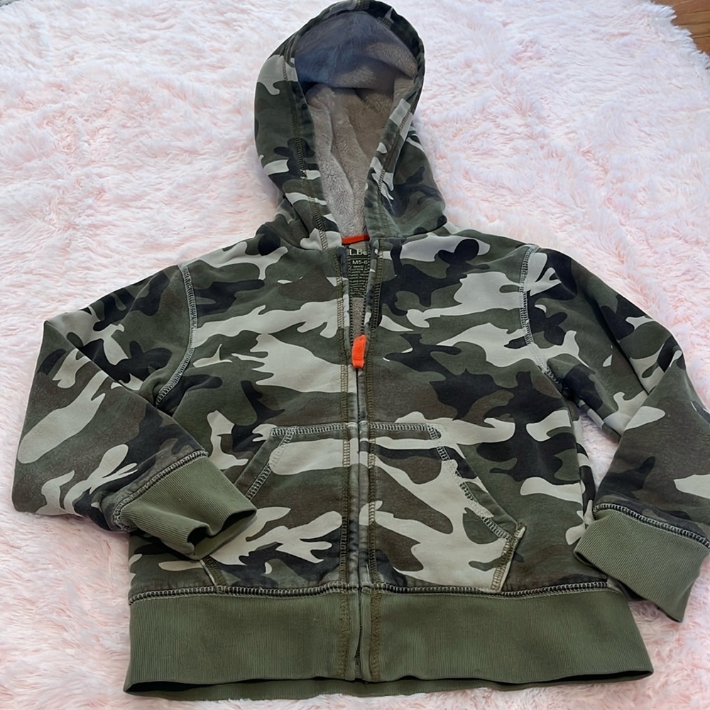 LL Bean fur camo sweatshirt